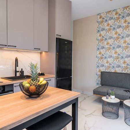 Orama Luxury Apartments 네아키도니아 외부 사진