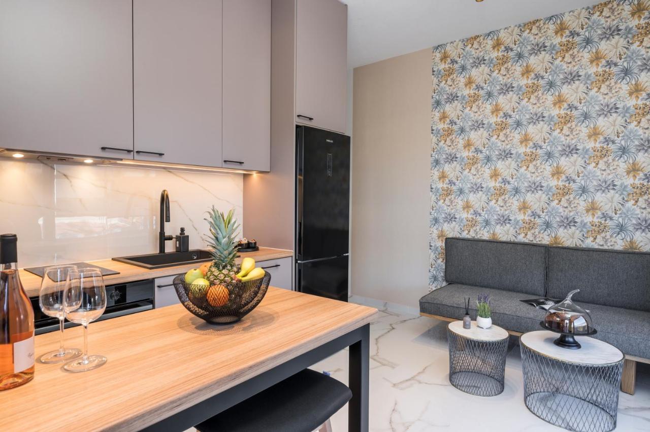 Orama Luxury Apartments 네아키도니아 외부 사진