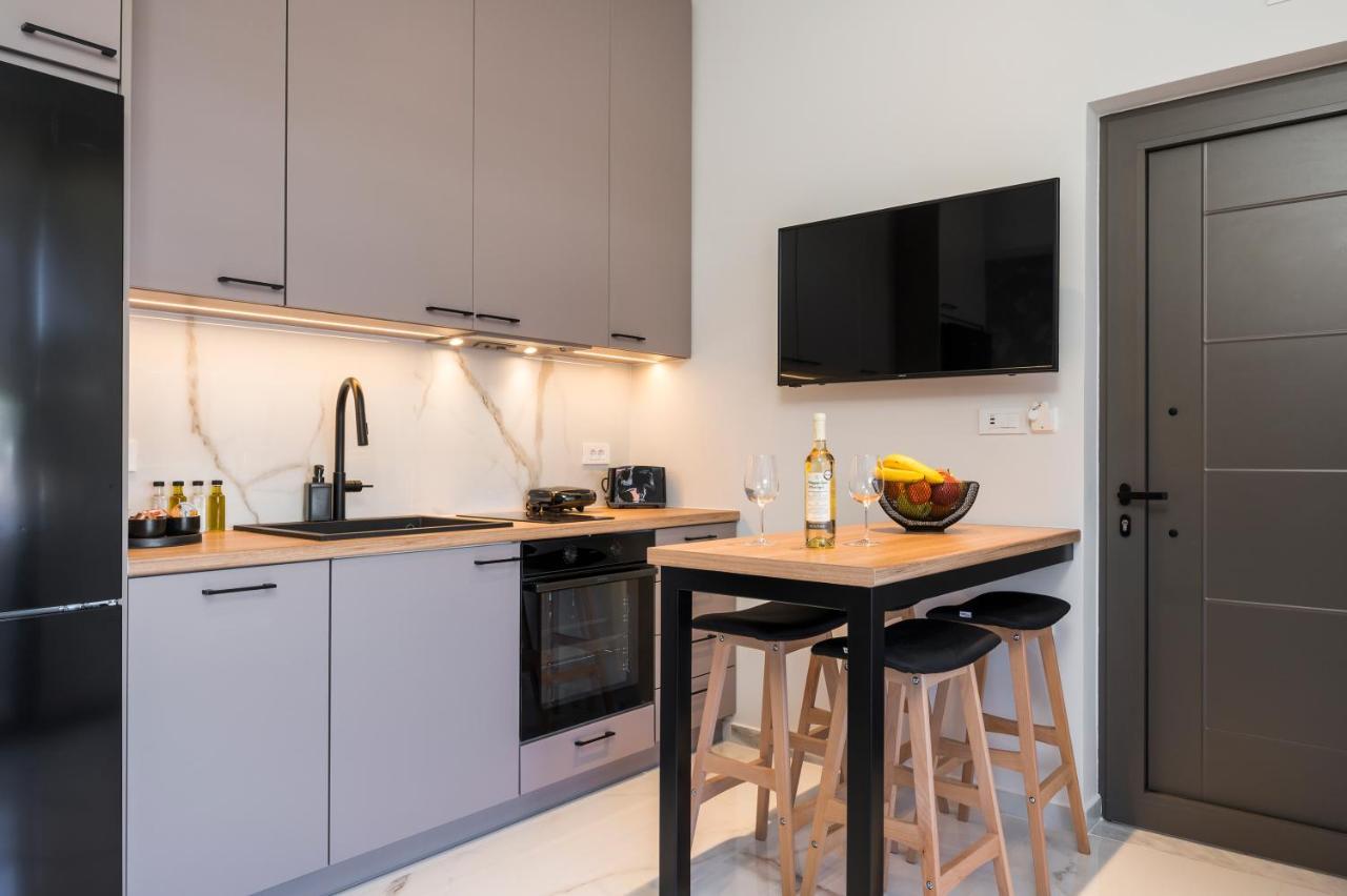 Orama Luxury Apartments 네아키도니아 외부 사진