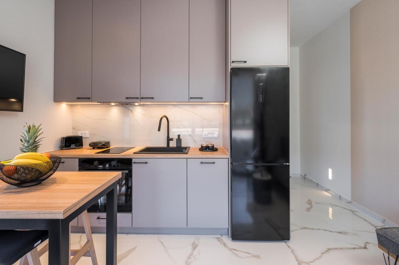 Orama Luxury Apartments 네아키도니아 외부 사진