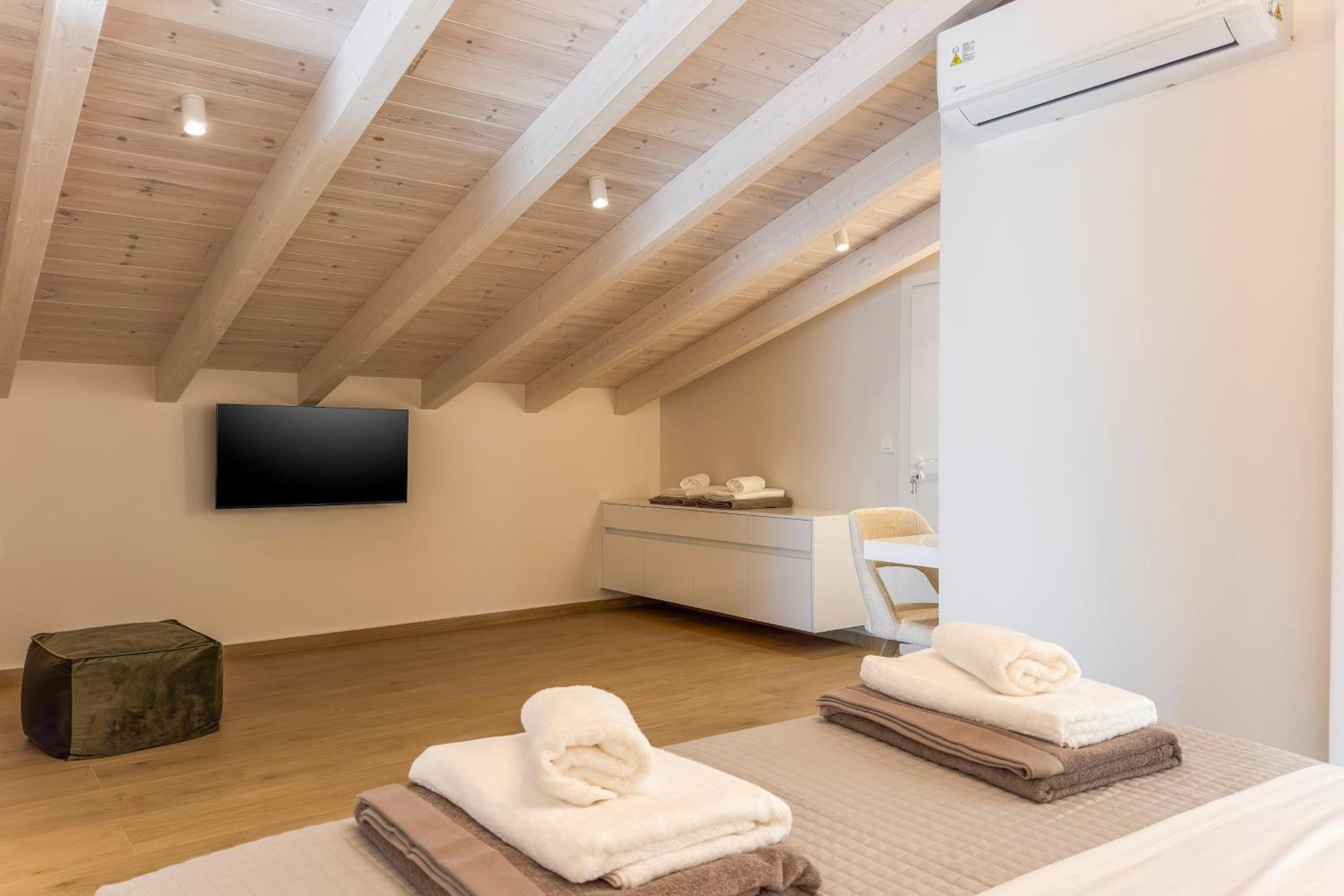 Orama Luxury Apartments 네아키도니아 외부 사진